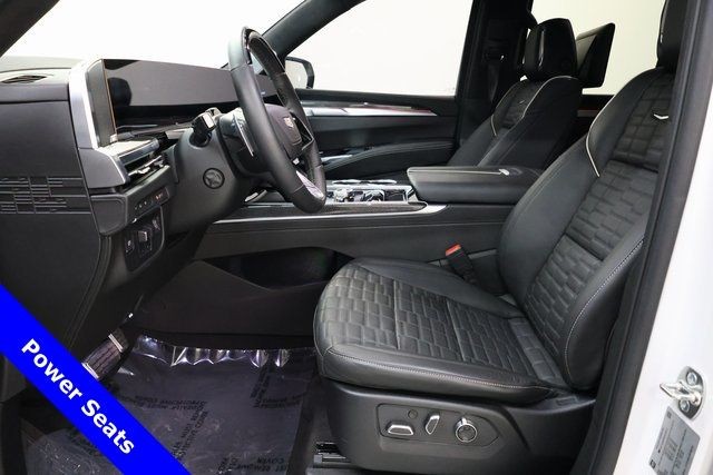 Cadillac Escalade Vehicle Image 41