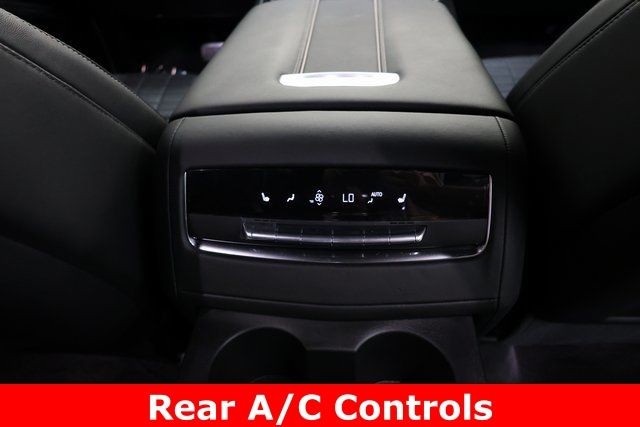 Cadillac Escalade Vehicle Image 47