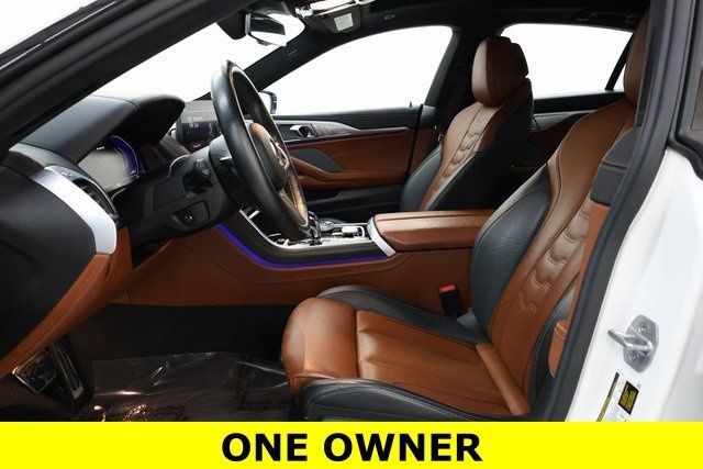 BMW 8 Series Vehicle Image 08