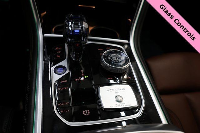 BMW 8 Series Vehicle Image 13