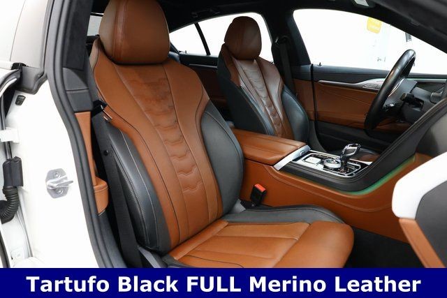 BMW 8 Series Vehicle Image 16