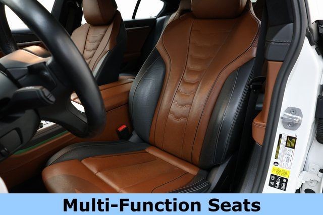BMW 8 Series Vehicle Image 40