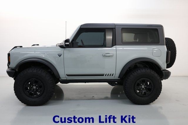 Ford Bronco Vehicle Image 03