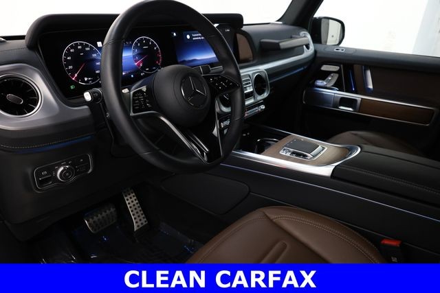 Mercedes-Benz G-Class Vehicle Image 09