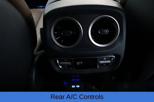 Mercedes-Benz G-Class Vehicle Image 37
