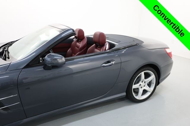 Mercedes-Benz SL-Class Vehicle Image 10