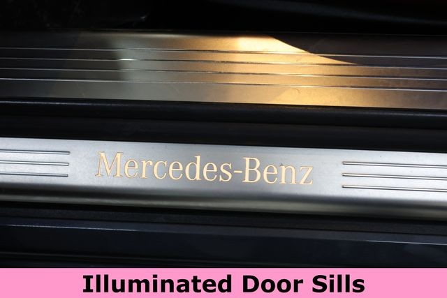 Mercedes-Benz SL-Class Vehicle Image 26