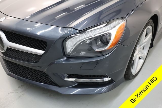 Mercedes-Benz SL-Class Vehicle Image 39