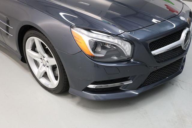 Mercedes-Benz SL-Class Vehicle Image 48