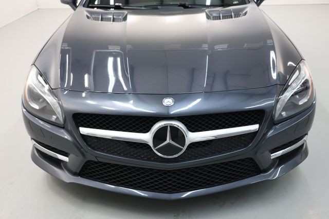 Mercedes-Benz SL-Class Vehicle Image 49