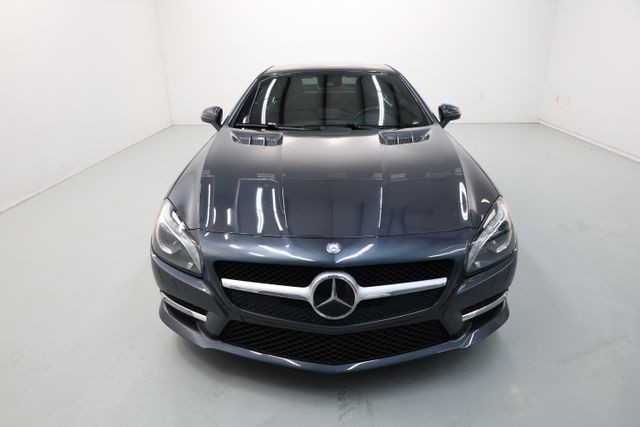 Mercedes-Benz SL-Class Vehicle Image 50
