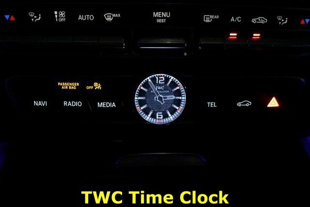 Mercedes-Benz G-Class Vehicle Image 36