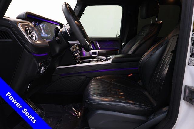 Mercedes-Benz G-Class Vehicle Image 38