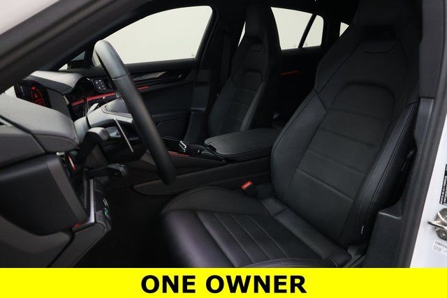 Porsche Panamera Vehicle Image 07