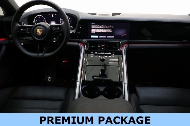 Porsche Panamera Vehicle Image 09