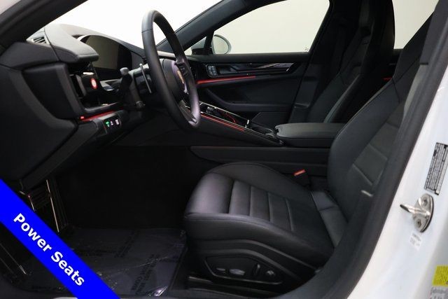 Porsche Panamera Vehicle Image 34