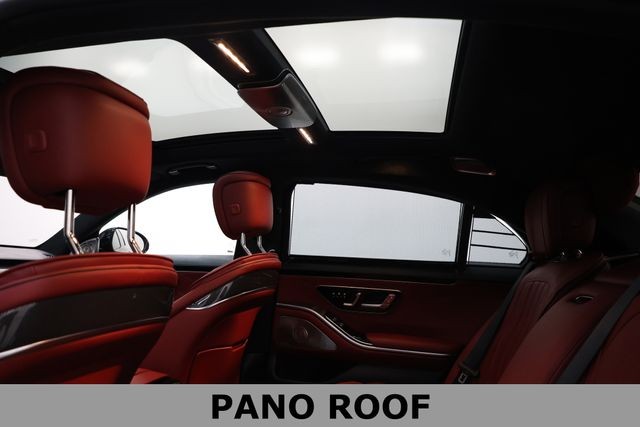 Mercedes-Benz S-Class Vehicle Image 32