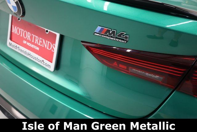 BMW M4 Vehicle Image 03