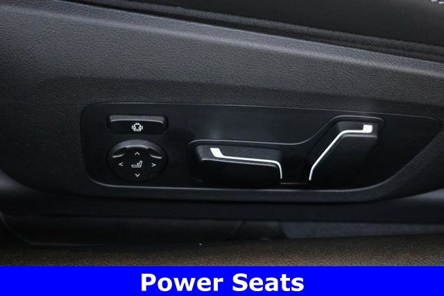BMW M4 Vehicle Image 38