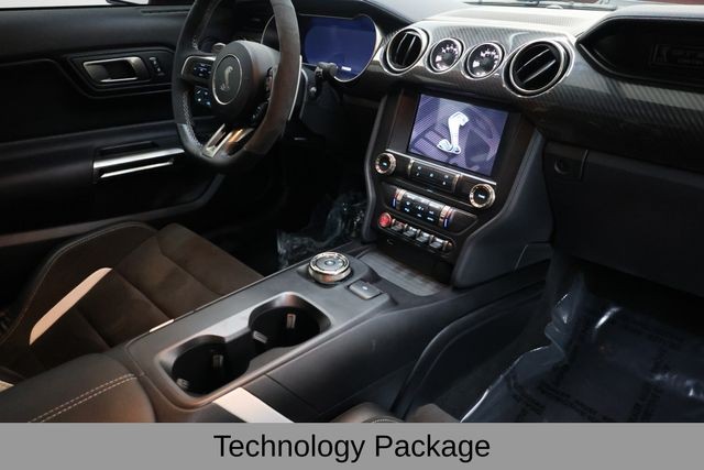 Ford Mustang Vehicle Image 13