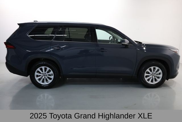 Toyota Grand Highlander Vehicle Image 04
