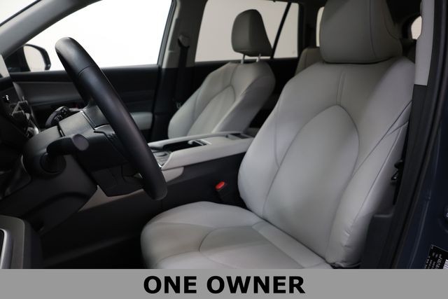 Toyota Grand Highlander Vehicle Image 08