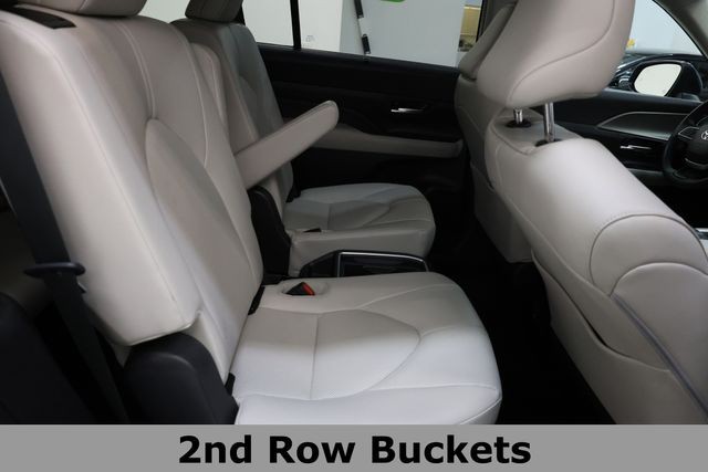Toyota Grand Highlander Vehicle Image 11