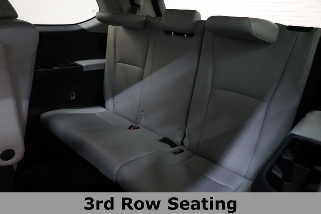 Toyota Grand Highlander Vehicle Image 12