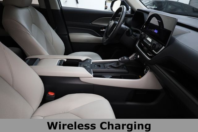 Toyota Grand Highlander Vehicle Image 32