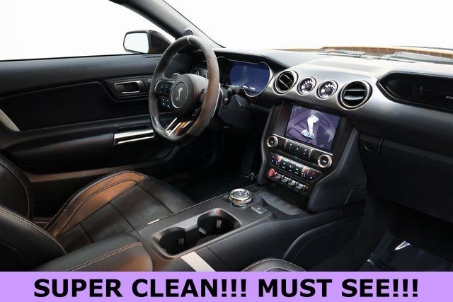 Ford Mustang Vehicle Image 18