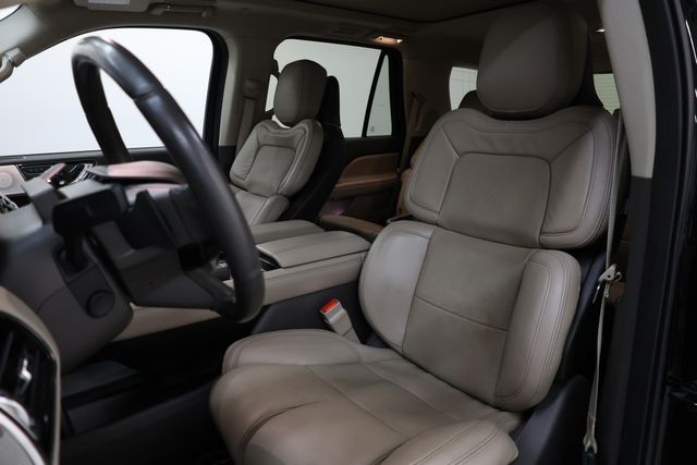 Lincoln Navigator Vehicle Image 07