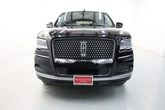 Lincoln Navigator Vehicle Image 13