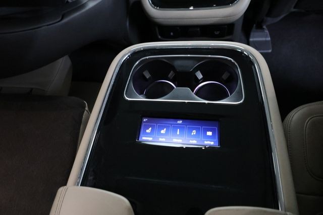 Lincoln Navigator Vehicle Image 14