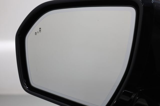 Lincoln Navigator Vehicle Image 25