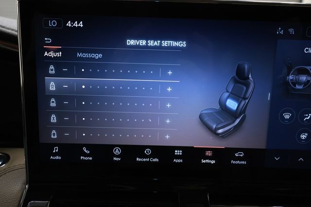 Lincoln Navigator Vehicle Image 33