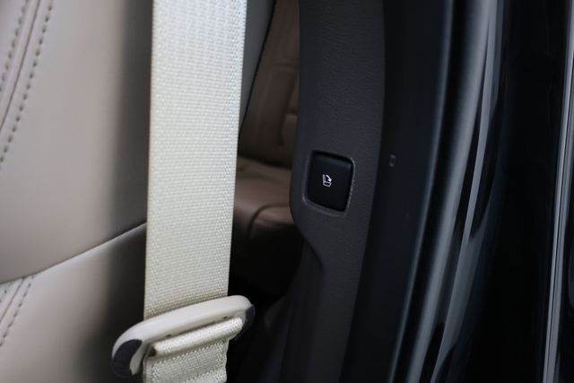 Lincoln Navigator Vehicle Image 34