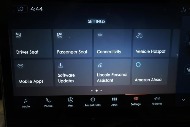 Lincoln Navigator Vehicle Image 39