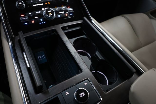 Lincoln Navigator Vehicle Image 40