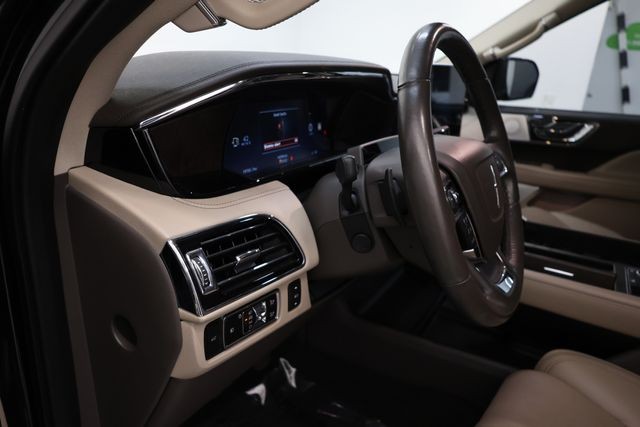 Lincoln Navigator Vehicle Image 41