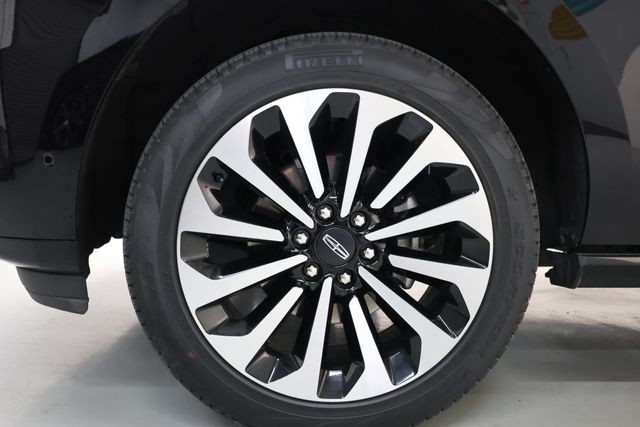 Lincoln Navigator Vehicle Image 45