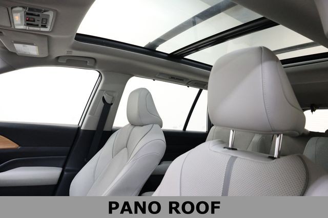 Toyota Grand Highlander Vehicle Image 19