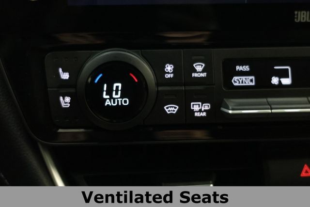 Toyota Grand Highlander Vehicle Image 30
