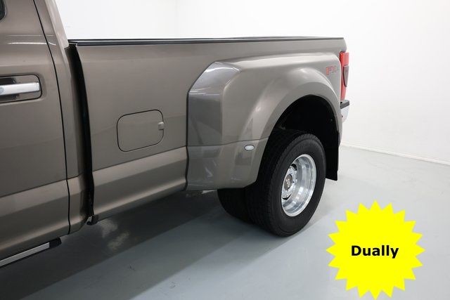 Ford Super Duty F-350 DRW Vehicle Image 04