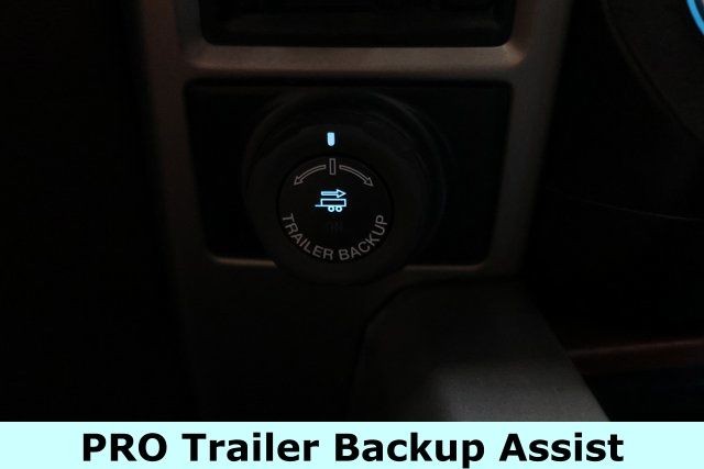 Ford Super Duty F-350 DRW Vehicle Image 23
