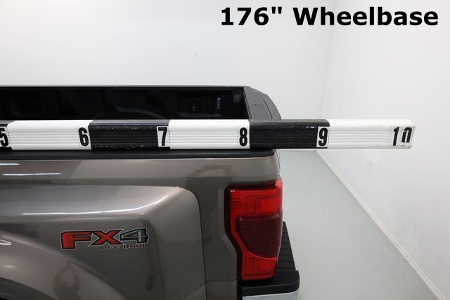 Ford Super Duty F-350 DRW Vehicle Image 32