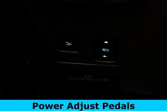Ford Super Duty F-350 DRW Vehicle Image 42