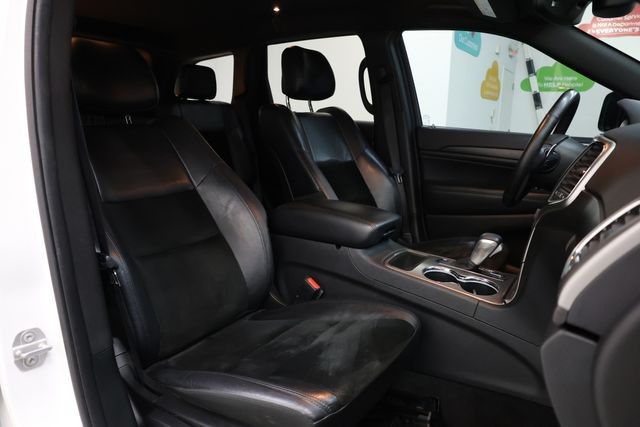 Jeep Grand Cherokee Vehicle Image 11