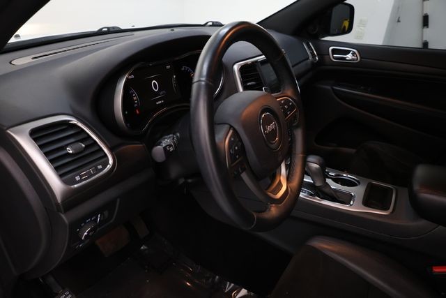 Jeep Grand Cherokee Vehicle Image 22