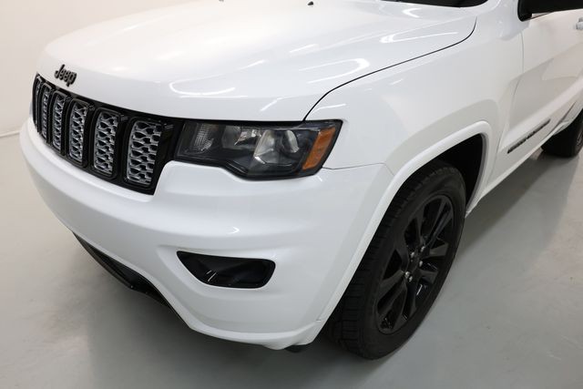 Jeep Grand Cherokee Vehicle Image 28
