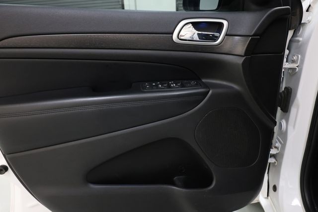 Jeep Grand Cherokee Vehicle Image 30